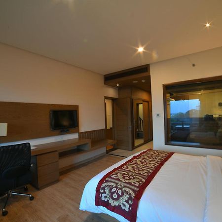 Narayani Heights, Ahmedabad Hotel Exterior foto