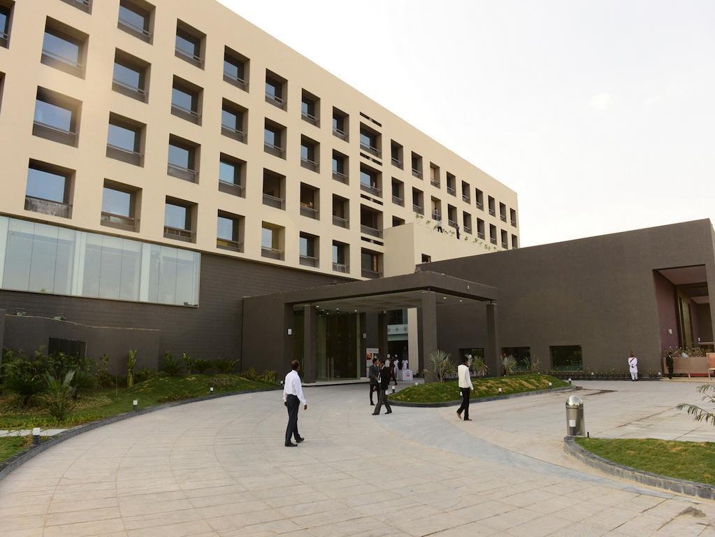 Narayani Heights, Ahmedabad Hotel Exterior foto